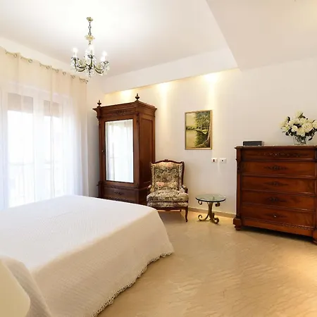 - Casa Clara *
